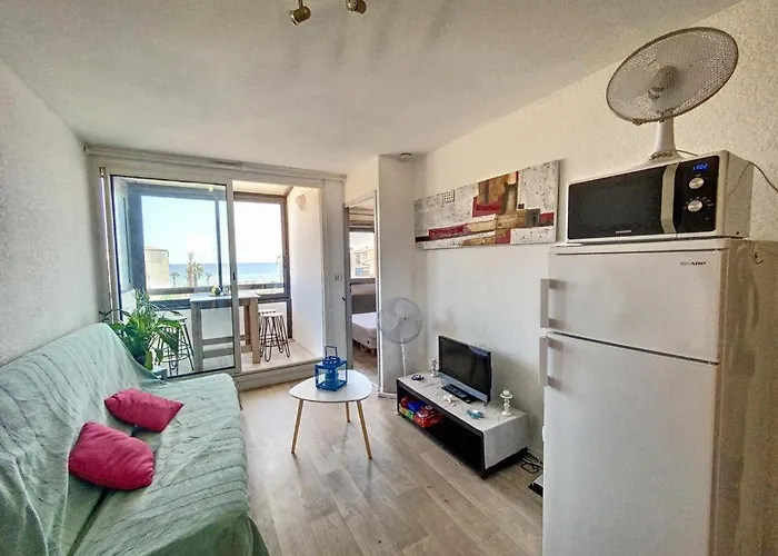Avec Vue Sur De Type T2 Location Arrivee A Partir De 15h Depart Maximum A 11h Location Du Samedi Au Samedi Juillet Et Aout *
